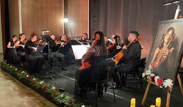 Mersin'de kazada hayatını kaybeden keman sanatçısı Laçin Akyol unutulmadı