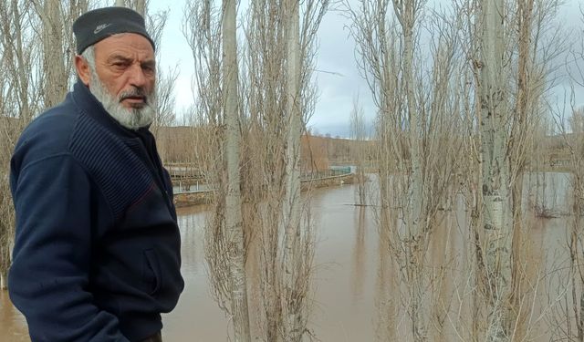 Sivas'ta karların erimesi ile dereler taştı, tarım arazileri göle döndü