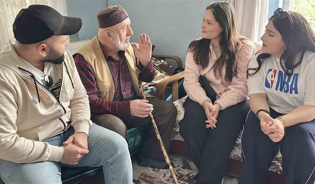 Üniversite öğrencilerinden yaşlı çifte sürpriz