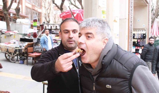 Uzman diyetisyenden iftar ve sahur arasında 2 litre su tüketimi önerisi