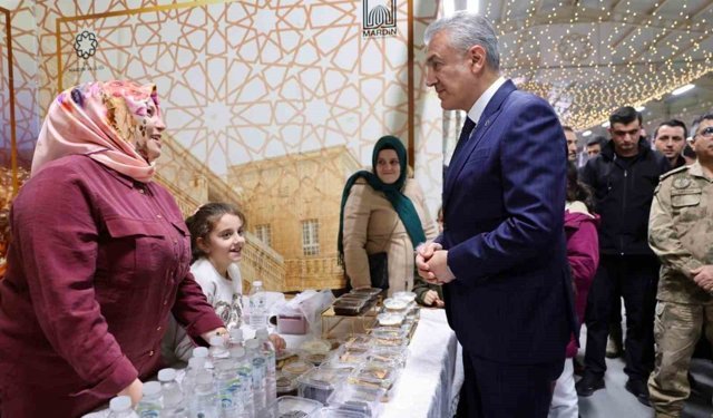 Vali Akkoyun 'Ramazan Sokağını' gezdi