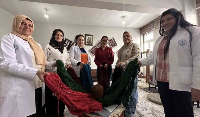 Yüksekova'da kadınların sabrı motiflere dönüşüyor: Yünün kilim yolculuğu