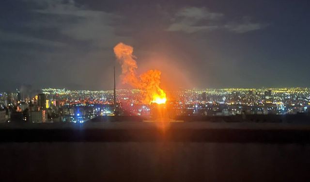 Tahran’da Kritik Hedef Vuruldu: İran Devlet Yayınları Kesildi