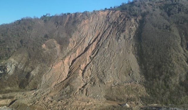 4 kişinin hayatını kaybettiği heyelan bölgesinde tünel çalışması başlatıldı