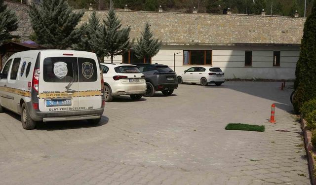 8'inci kattaki balkondan düşen genç hayatını kaybetti