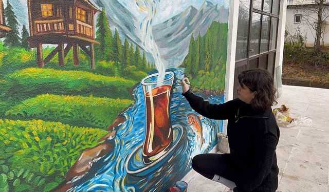 Adana'dan öğrenim için geldiği Rize'yi renklendiriyor