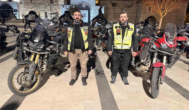 Atalarının develerle gittiği umre yolculuğunu onlar motosikletleri ile yaptı