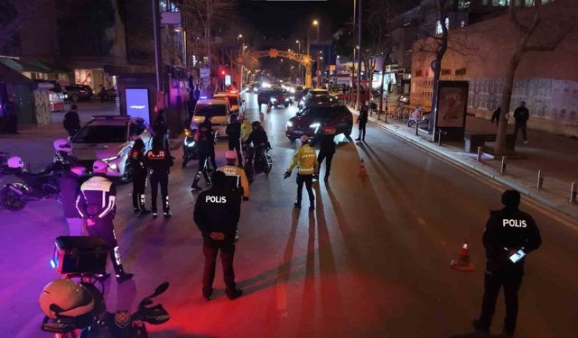 Bağdat Caddesi'nde trafik uygulaması: 400 bin lira ceza