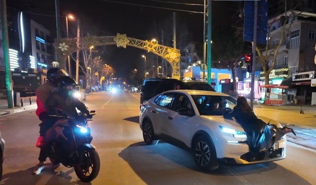 Caddebostan'da aracın önüne atlayan yolcu konuştu: 'Alkolün etkisiyle yaptım, kötü niyetim yoktu'
