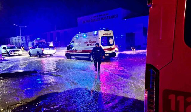 Doğuma giderken göle dönen yolda mahsur kalan kadının yardımına itfaiye yetişti