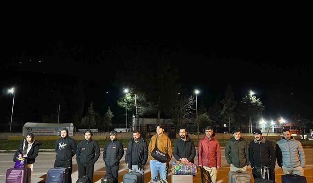 Durdurulan otobüste 11 kaçak göçmen yakalandı