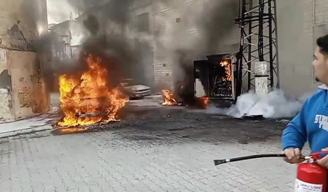 Elektrik panosu alev aldı, 3 araç zarar gördü