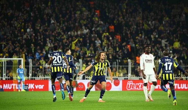 Fenerbahçe, ligde 2 hafta sonra kazandı