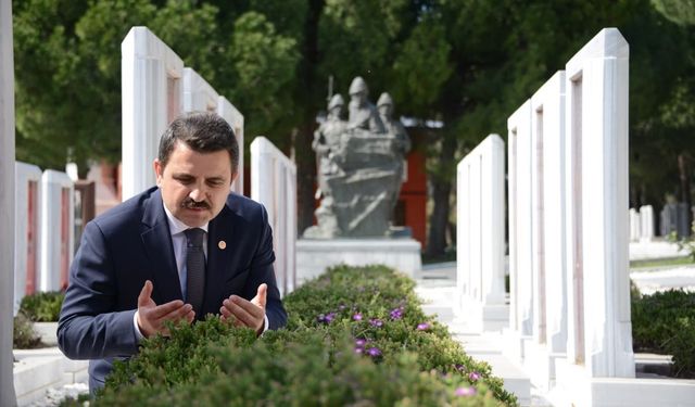 Gelibolu Tarihi Alan Başkanı Kaşdemir: 'Çanakkale ruhu, bu aziz milletin kalbinde ebediyen var olsun'