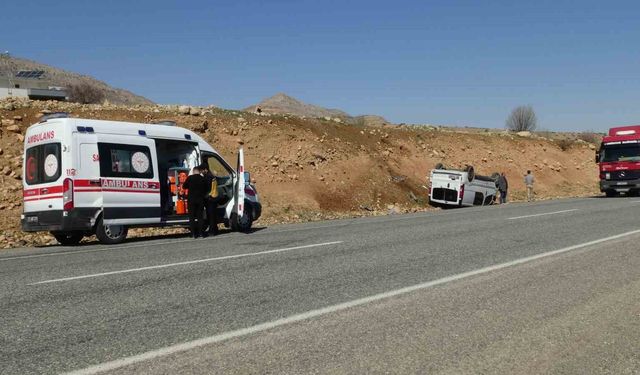 Gercüş'te minibüs takla attı: 1 yaralı