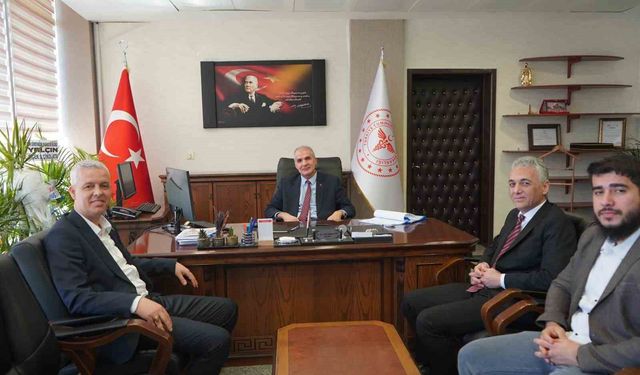 Hekimlerin çalışma şartları ve sağlık sisteminin geleceği Adıyaman'da ele alındı