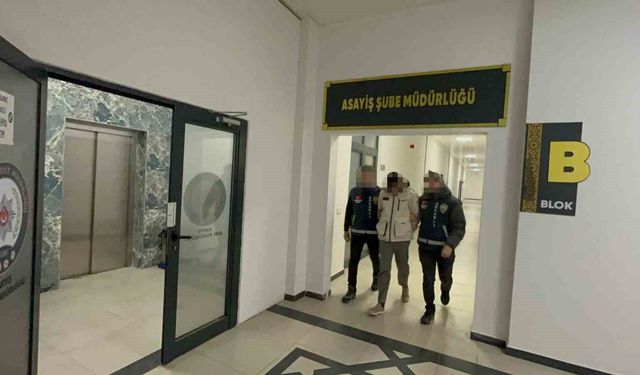 İçinde altın bulunan çelik kasayı çaldı, polis evinde yakaladı