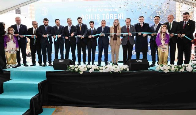 İzmir'de 1 milyar lirayı aşan yatırımla 20 yeni okul eğitime açıldı