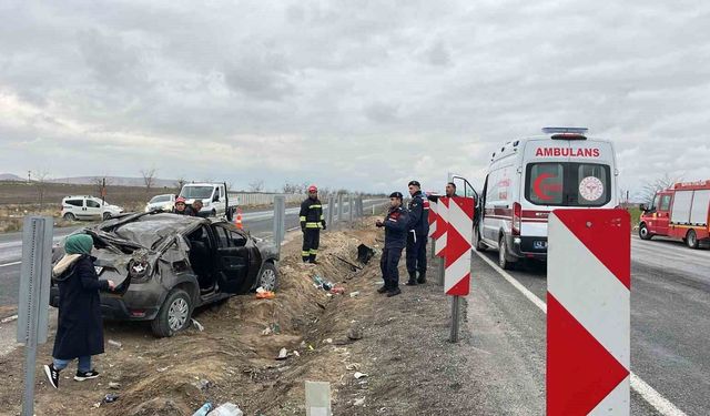 Karapınar'da otomobil takla attı: 4 yaralı