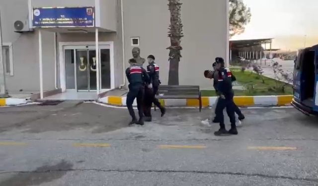 Kur'an-ı Kerim'lere zarar veren 2 kişi tutuklandı