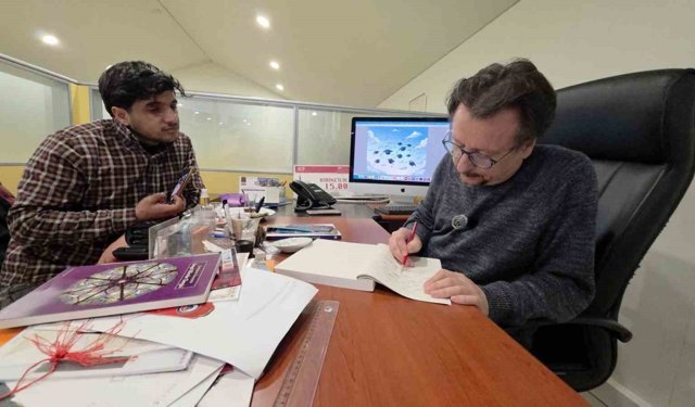 Kütahya Dumlupınar Üniversitesi Öğretim Görevlisi Dönmez: 'Yapay zekâ insanları tembelleştirebilir ama doğru kullanılırsa güçlü bir asistan'