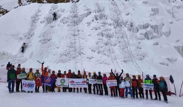 Palandöken'de buz tırmanışı eğitimi başarıyla gerçekleşti