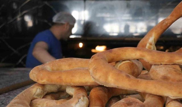 Sahur sofralarının asırlık konuğu: Ramazan ayına özel halka pide