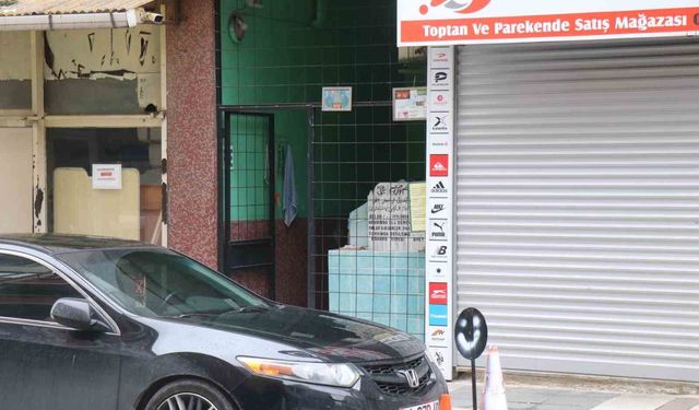 Sakarya'da sokak arasındaki sırrı çözülemeyen türbe merak konusu oldu