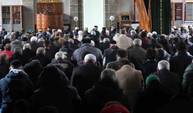 Samsun'da 'çifte bayram' coşkusu: Vatandaşlar camilere akın etti