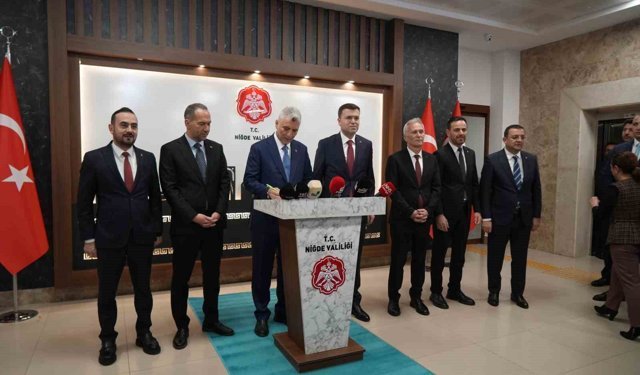 Ticaret Bakanı Ömer Bolat: 'Niğde'de geniş katılımlı istişareler yapacağız'