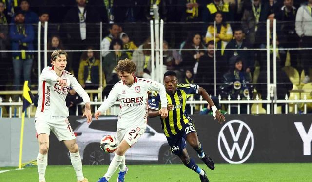 Trendyol Süper Lig: Fenerbahçe: 1 - Samsunspor: 1 (Maç devam ediyor)
