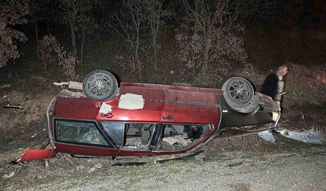 Uşak'ta iki otomobil çarpıştı: 2'si çocuk 5 yaralı