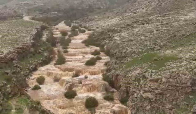 Yağışların ardından Emrud Şelalesinin debisi yükseldi