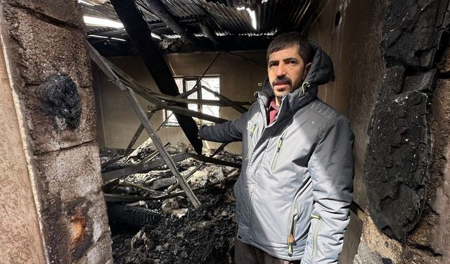 Yüksekova'da çıkan yangında bir ev kullanılamaz hale geldi