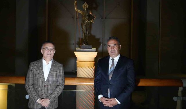 Zeugma Mozaik Müzesi'nde yoğun ilgi gören Mars heykelinin önü genişletildi