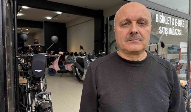 2 bin 600 dolara 'eski' deyip 44 buçuk yerine 40 TL'den bozmaya çalıştılar