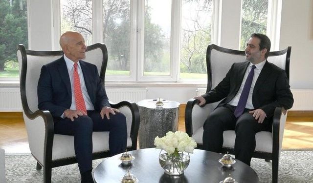 ABD'nin Suriye Özel Temsilcisi Barrack, Suriye Dışişleri Bakanı eş-Şeybani ile bir araya geldi