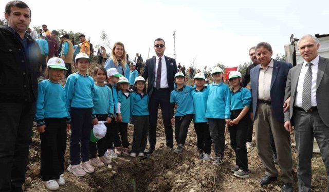 Akdam'da 1000 fidan toprakla buluştu