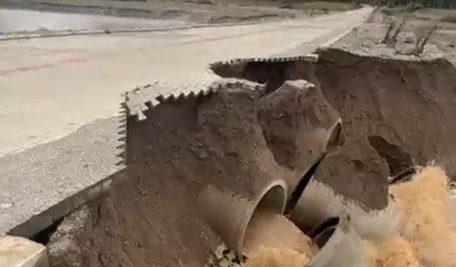 Aşırı yağışlar Akdağ Tabiat Parkı'na çıkan yolu çökertti