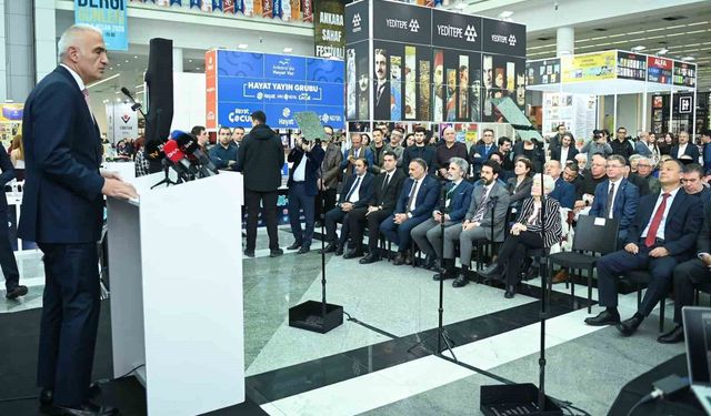 Bakan Ersoy: 'Bin 300 halk kütüphanesiyle 800 bin metrekareye ulaşarak rekor kırdık'