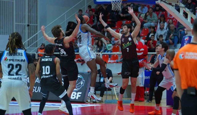 Basketbol Süper Ligi: Aliağa Petkimspor: 100 - Manisa Basket: 87
