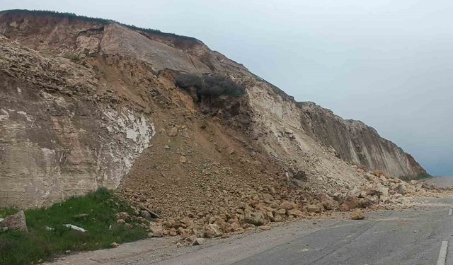 Batman'da heyelan: Üniversitenin yolu ulaşıma kapandı