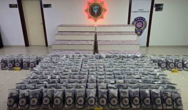 Çorum polisinden uyuşturucu sevkiyatına darbe: Binlerce hap ele geçirildi