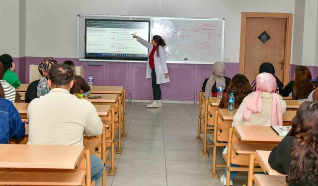 Esenyurt'ta ücretsiz KPSS ve DGS kursları başladı