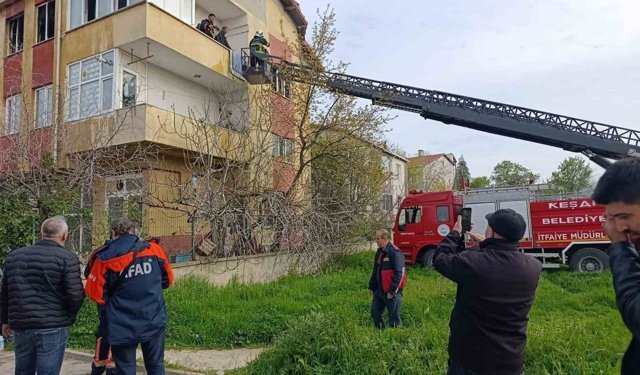 Evi ateşe verdi, babasını arayıp 'evi yaktım gel' dedi