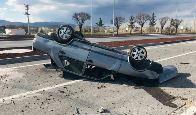 Görenleri dehşete düşüren kaza anbean güvenlik kamerasında
