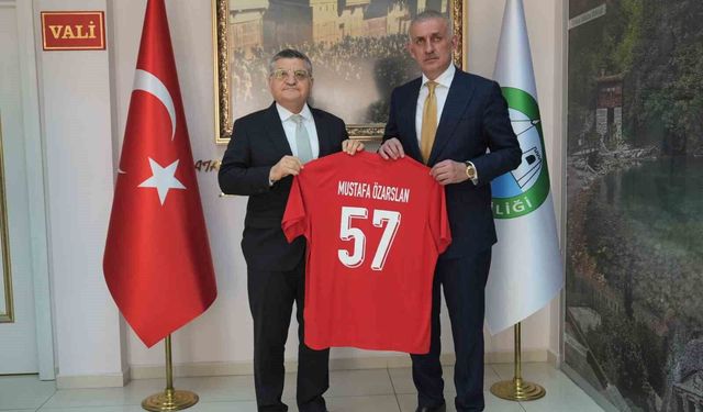 Hacıosmanoğlu'ndan Sinop'a milli maç ziyareti