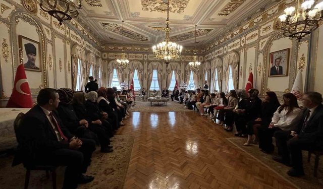 İstanbul Valisi Davut Gül koltuğunu 2'nci sınıfı Asmin Ayşe Aslan'a bıraktı