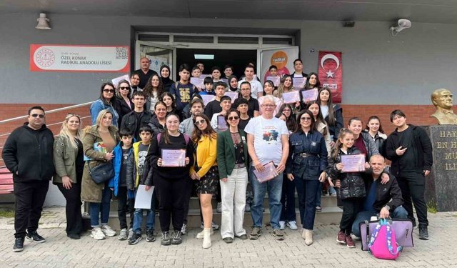 İzmir'de öğrenciler Uluslararası Uzay İstasyonu ile telsiz bağlantısı kurdu