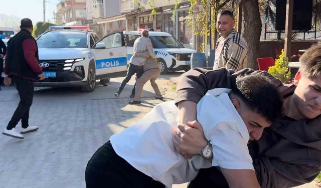 Kavga ihbarına giden polislere sürpriz karşılama